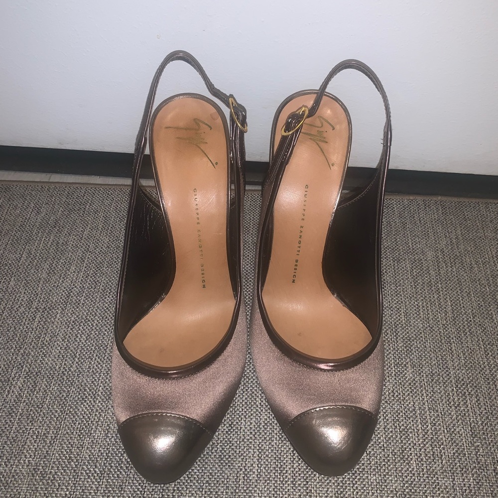 Giuseppe Zanotti Viv 100 Ritter Silk Caged Geometrical Gold Heels Size 39/5
